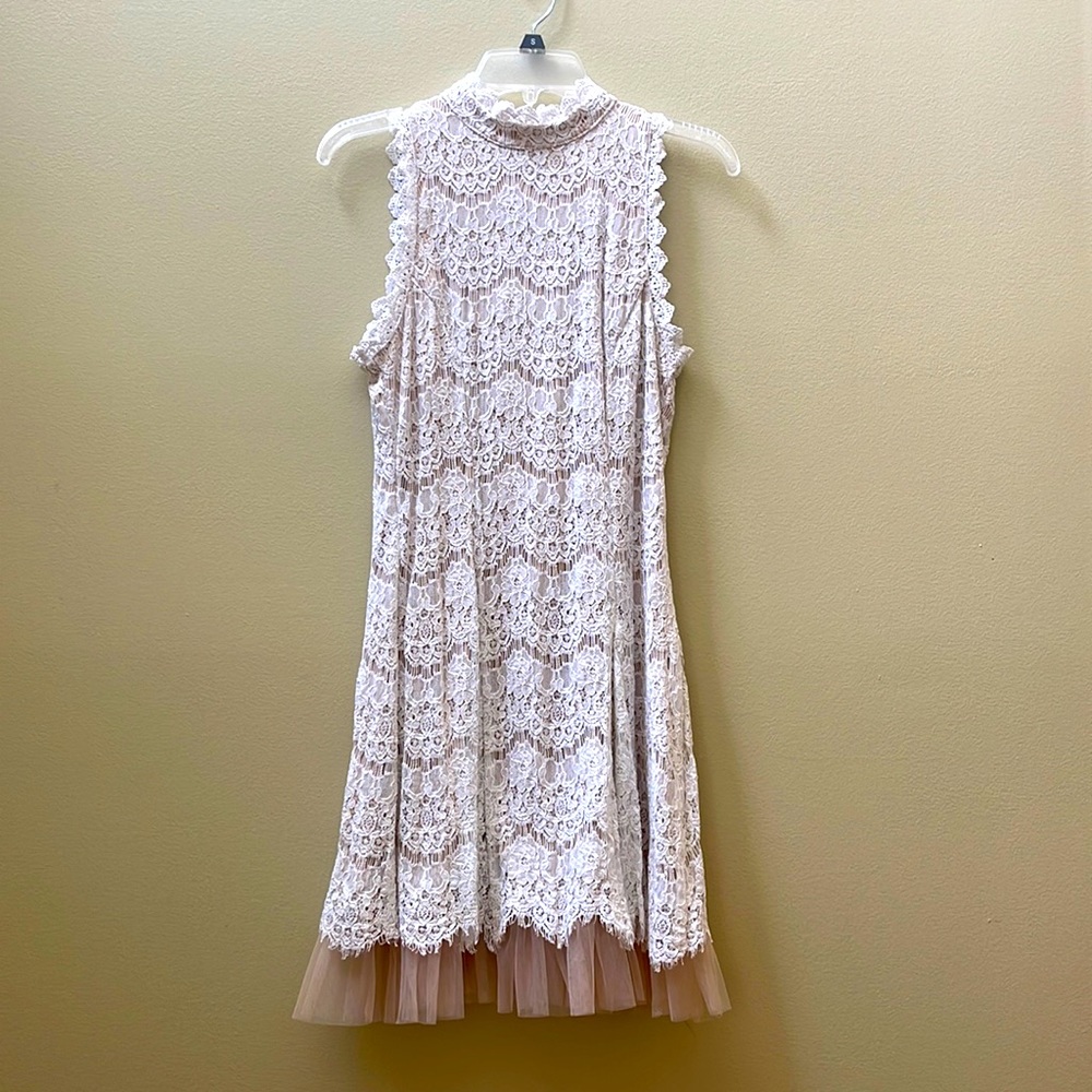 Francesca white sleeveless lace dress